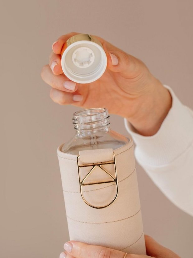 Láhev na pití Equa Mismatch Beige 750 ml s obalem z umělé kůže