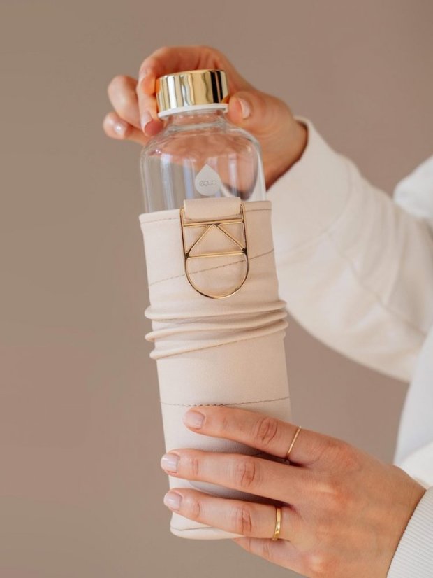 Láhev na pití Equa Mismatch Beige 750 ml s obalem z umělé kůže