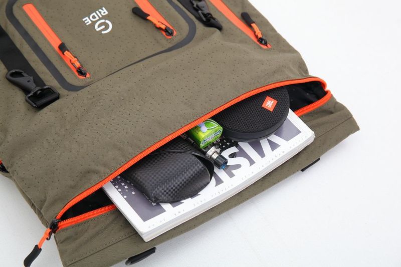 Městský batoh G.RIDE BALTHAZAR 12l khaki active