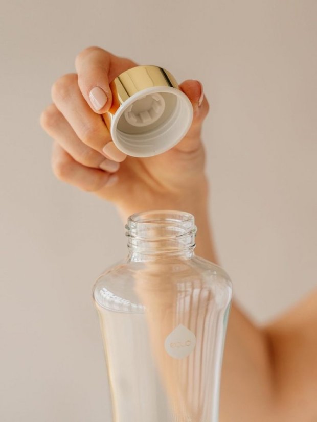 Láhev na pití Equa Squeeze Metallic Gold 550 ml