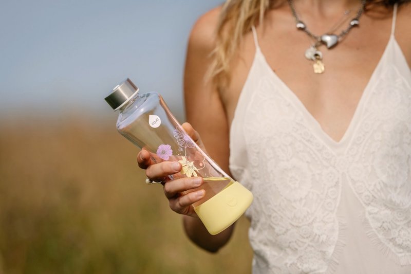 Láhev na pití Equa Squeeze Flowerhead Daisy 550 ml