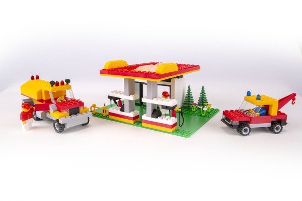 Stavebnice Cheva 8 Benzínová stanice plast 349 ks