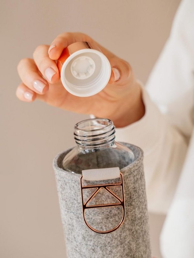 Láhev na pití Equa Mismatch Rose Gold 750 ml s plstěným obalem