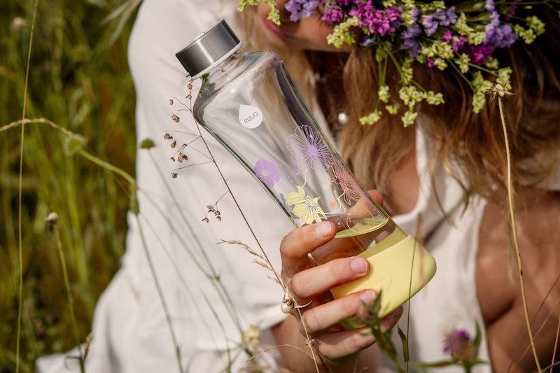 Láhev na pití Equa Squeeze Flowerhead Daisy 550 ml